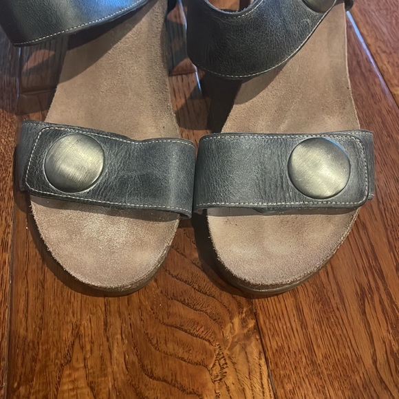 Taos Carousel Wedge - Picture 2 of 15